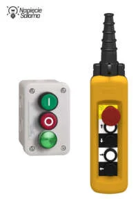 Kaseta sterownicza oraz wiszący pilot sterujący Schneider Electric. Trzyprzyciskowa kaseta sterownicza (start, stop, lampka sygnalizacyjna) oraz żółty wiszący pilot sterujący z wyłącznikiem bezpieczeństwa i przyciskami kierunkowymi. Te zewnętrzne urządzenia sterujące współpracują z układem automatyki, determinując to, jak ustawić softstart pod kątem obsługi manualnej i zdalnej.