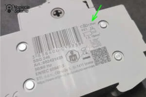 Moment dokręcania zacisku 1,2 Nm podany przez producenta aparatu elektrycznego Oznaczenie momentu dokręcania 1,2 Nm na aparacie elektrycznym do ustawienia wkrętaka dynamometrycznego