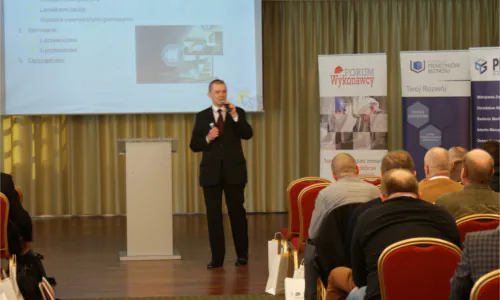 Piotr Bibik wykład na Forum Praktyków Biznesu 2016 Warszawa Piotr Bibik szkolenie z systemu inteligentnego domu