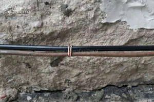 Kabel grzejny montowany do zbrojenia zalewanego betonem Montaż kabla grzejnego do zbrojenia